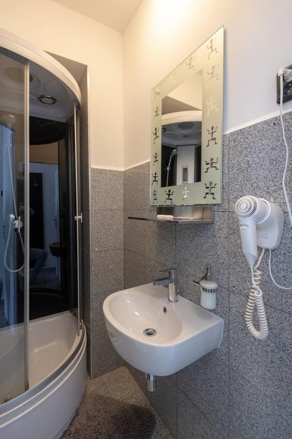 Residence Alabastr Praha Bagian luar foto